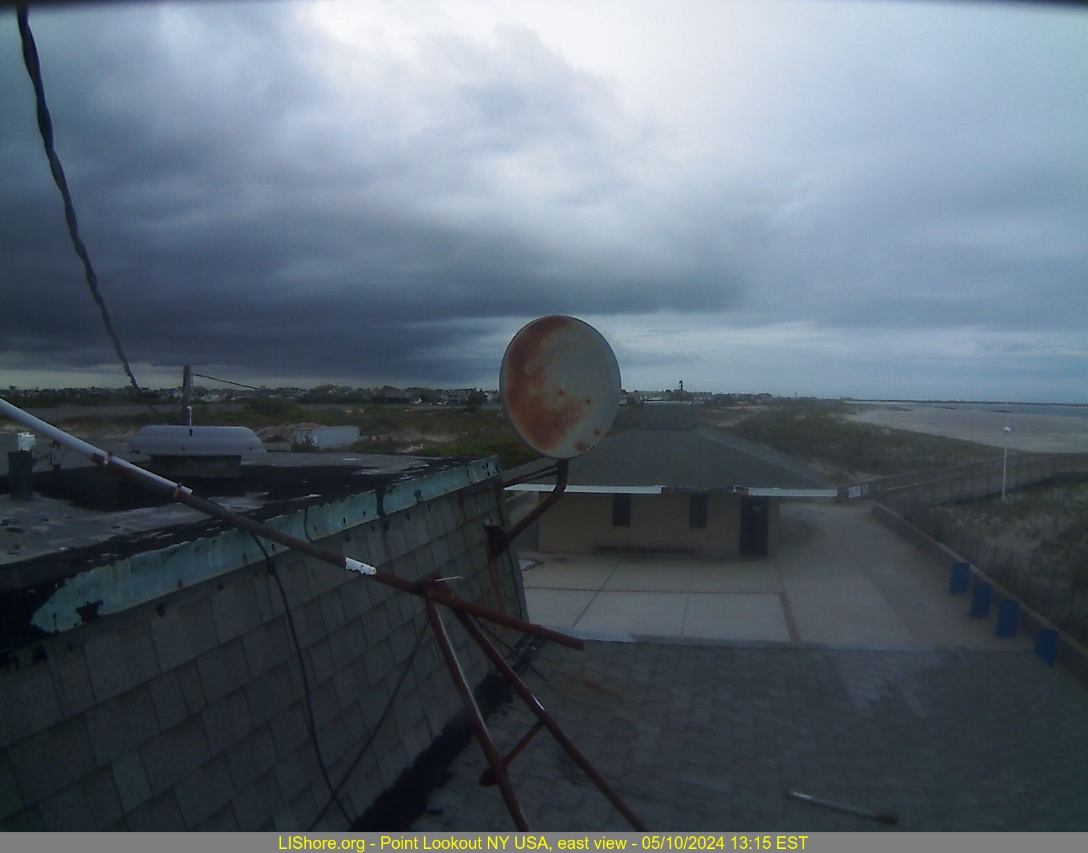 Webcam thumbnail of Point Lookout Beach - east view
